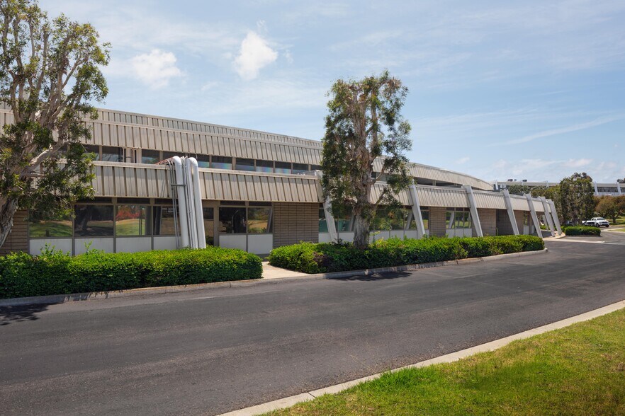 3550 General Atomics Ct, San Diego, CA à louer - Photo du bâtiment - Image 2 de 11