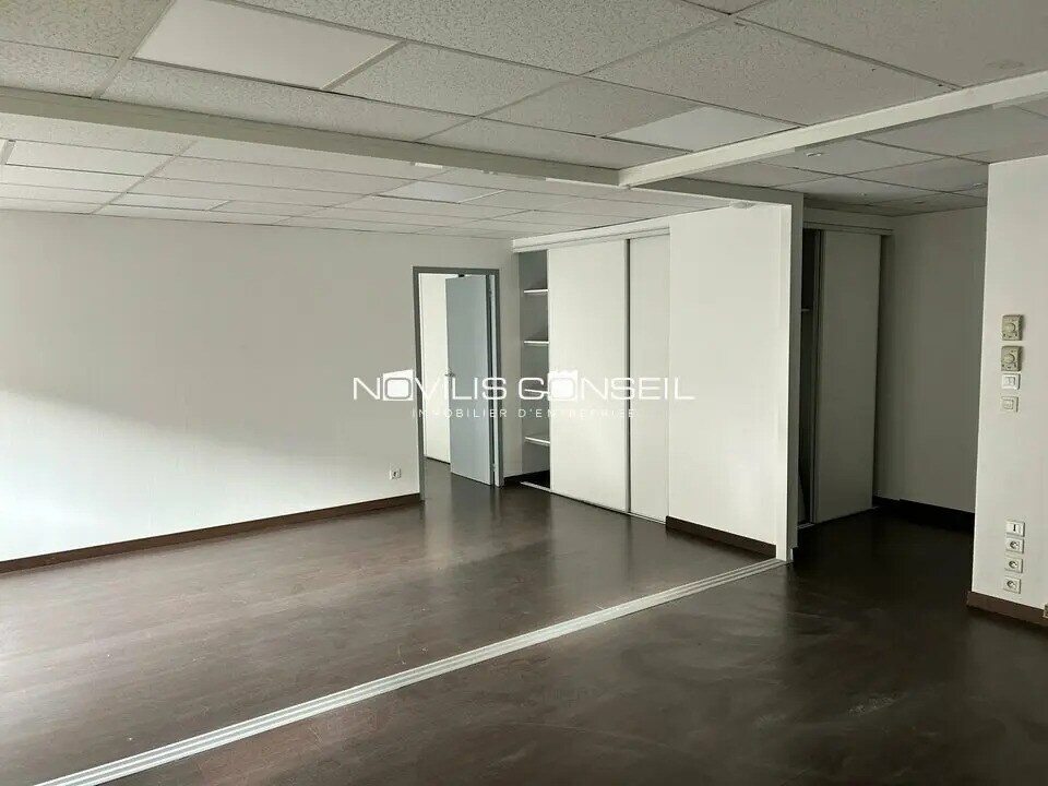 Office in Toulouse for lease Interior Photo- Image 1 of 5