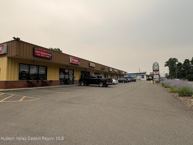 Plus de détails pour 1076-1090 Morton Blvd, Kingston, NY - Commerce de détail à louer