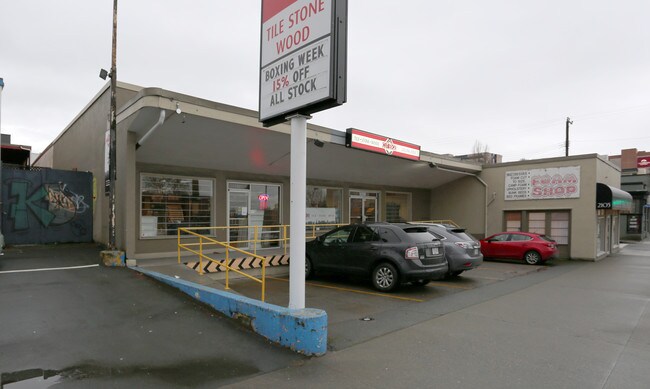 Plus de détails pour 2103-2111 Douglas St, Victoria, BC - Commerce de détail à louer