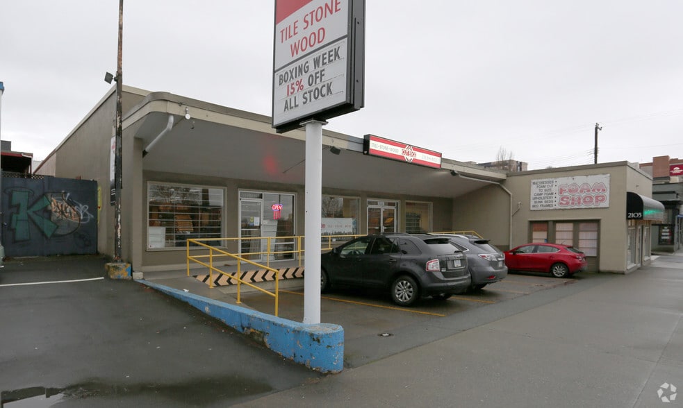 2103-2111 Douglas St, Victoria, BC for lease - Primary Photo - Image 1 of 4