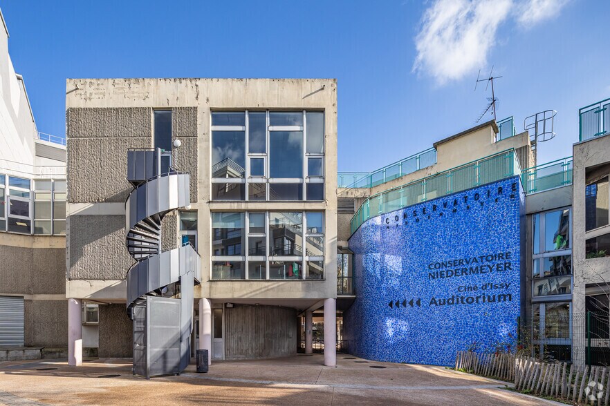 31-39 Rue Du Gouverneur Général Eboué, Issy-les-Moulineaux for sale - Building Photo - Image 3 of 4