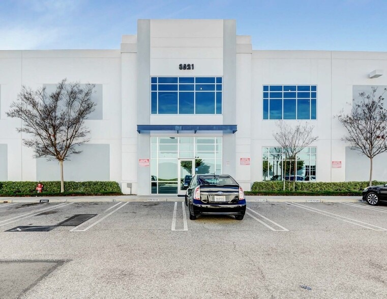 3521 Jack Northrop Ave, Hawthorne, CA for lease - Building Photo - Image 2 of 12