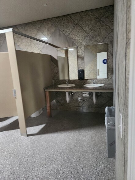 356 E Avenue K6 Ave, Lancaster, CA à vendre - Photo du bâtiment - Image 3 de 14