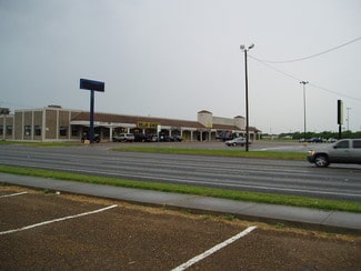 More details for 1622 S Brahma Blvd, Kingsville, TX - Retail for Lease