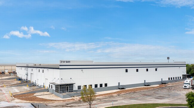 Plus de détails pour 5411 IH-10, San Antonio, TX - Industriel à louer
