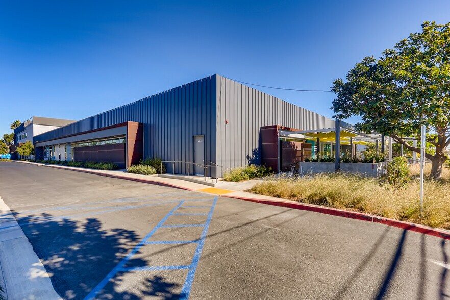 2333 Utah Ave, El Segundo, CA à louer - Photo du bâtiment - Image 1 de 4