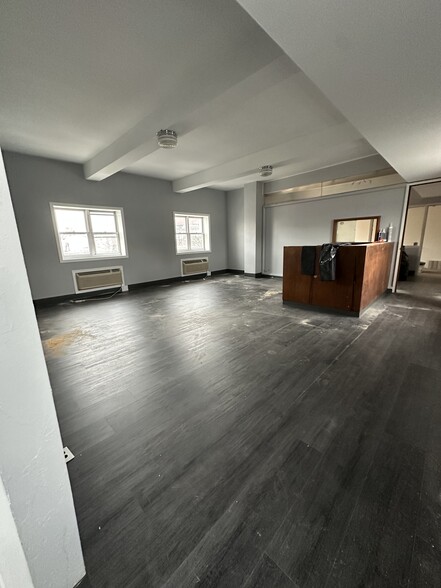 1837 Steinway St, Astoria, NY for lease - Interior Photo - Image 3 of 5