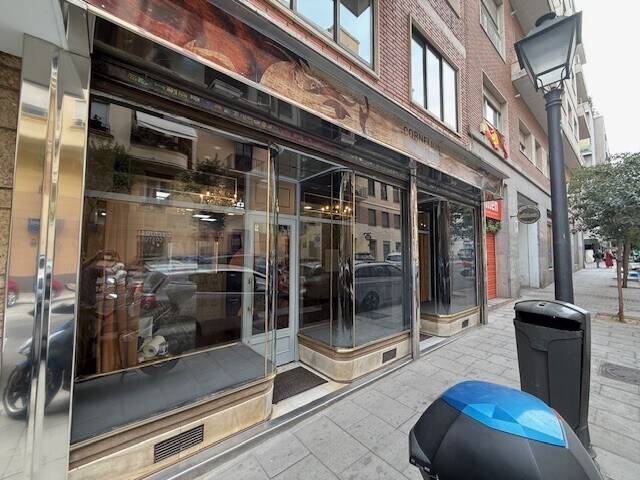 Immeuble residentiel dans Madrid, Madrid à vendre Photo du bâtiment- Image 1 de 3