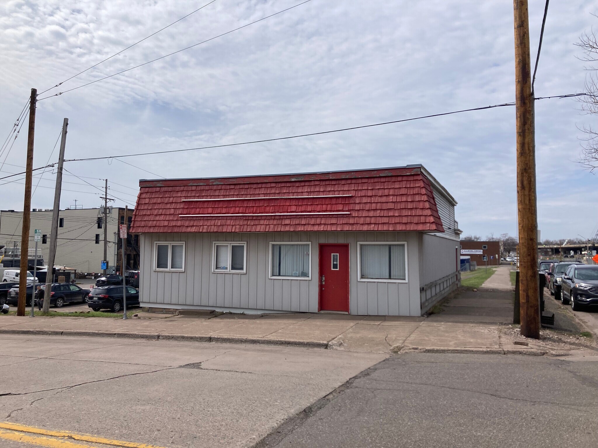 1902 W 1st St, Duluth, MN for lease Building Photo- Image 1 of 18