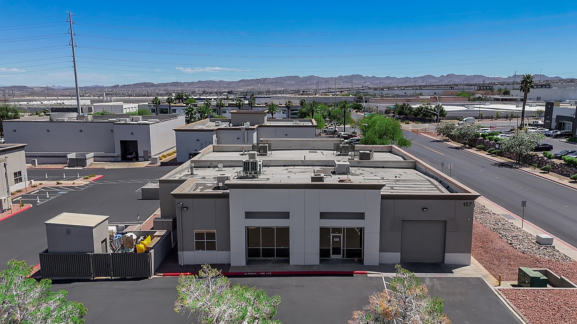 155 N Gibson Rd, Henderson, NV à vendre Photo principale- Image 1 de 29