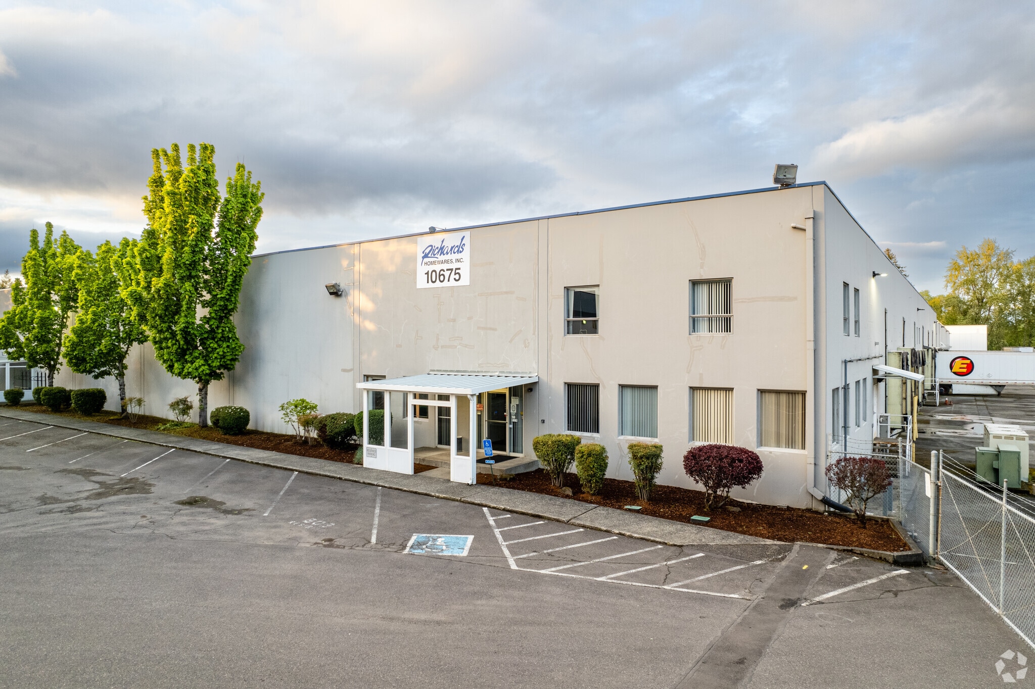 10675 N Lombard St, Portland, OR for lease Primary Photo- Image 1 of 22