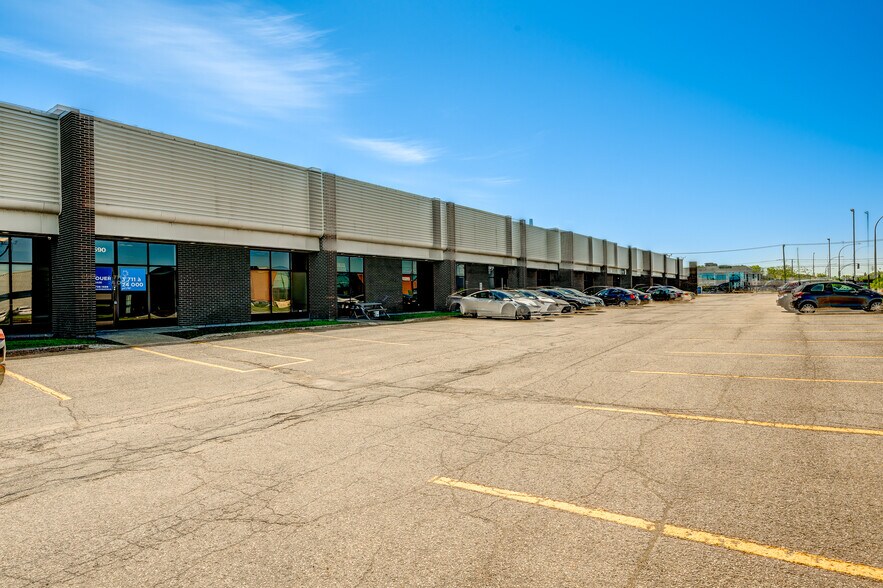 1520-1660 55e Av, Montréal, QC à louer - Photo du bâtiment - Image 3 de 10