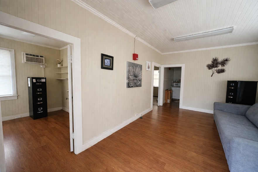 3515 Harding Ave, Honolulu, HI for sale - Building Photo - Image 2 of 7