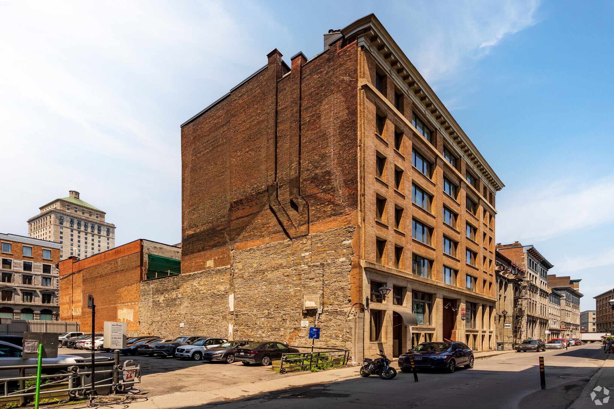 385-389 Rue Saint-Paul O, Montréal, QC à vendre Photo du bâtiment- Image 1 de 1