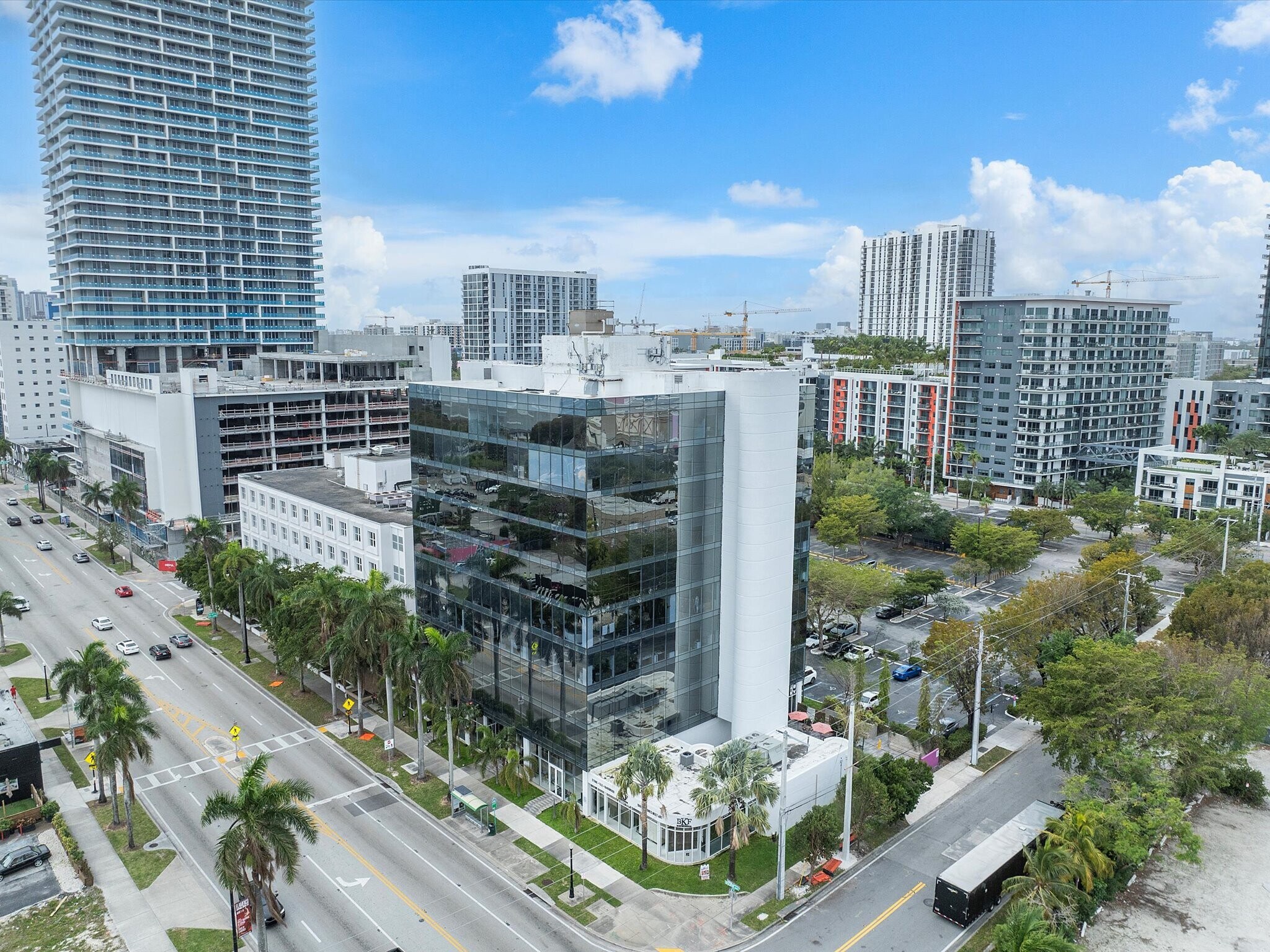 3050 Biscayne Blvd, Miami, FL à louer Photo du bâtiment- Image 1 de 52