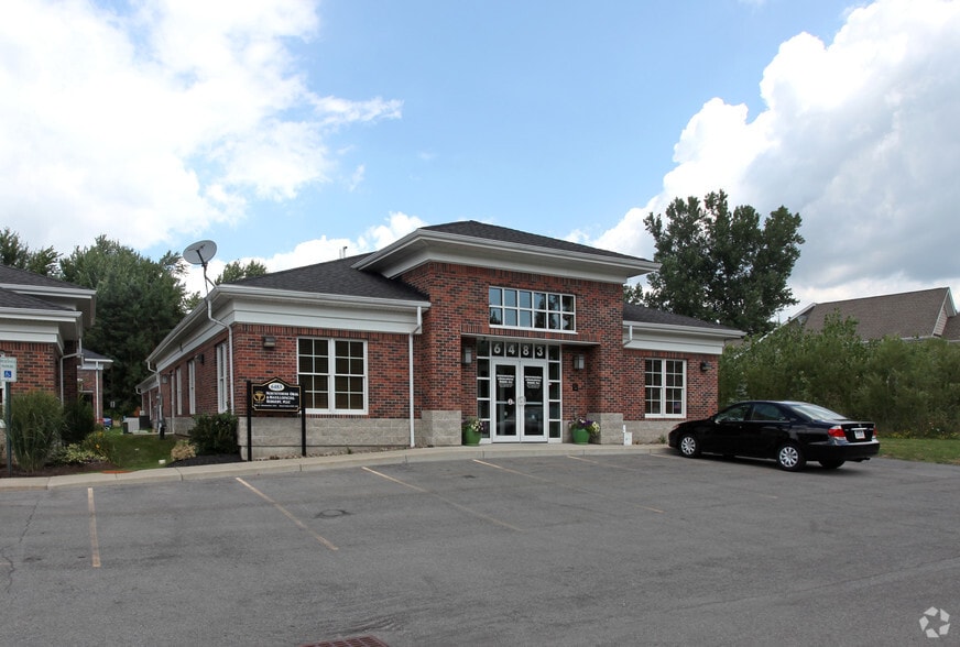 6483 Transit Rd, East Amherst, NY for lease - Primary Photo - Image 1 of 23