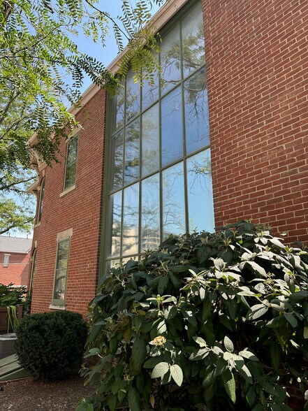 440 N East St, Indianapolis, IN à louer - Photo du bâtiment - Image 2 de 3