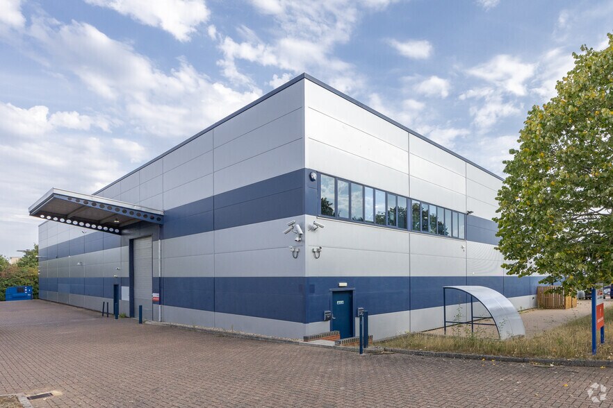 Davy Av, Milton Keynes à louer - Photo du bâtiment - Image 2 de 2