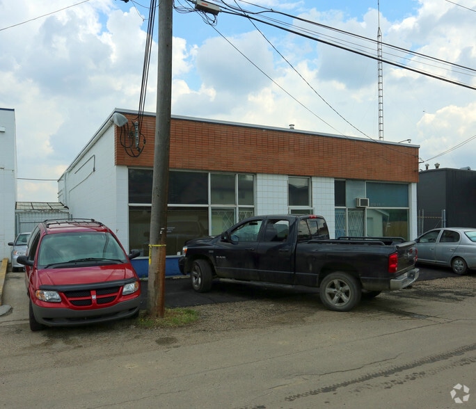 12132 121A St NW, Edmonton, AB à vendre - Photo du bâtiment - Image 2 de 3