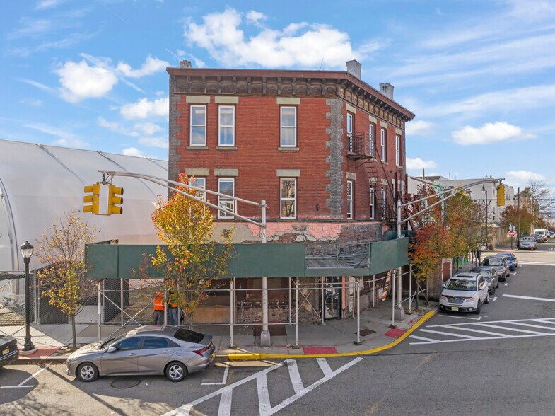 733-735 6th St, Union City, NJ for sale - Primary Photo - Image 1 of 5