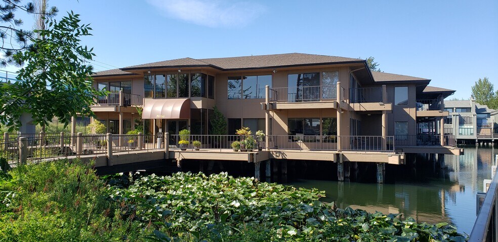 9 Lake Bellevue Dr, Bellevue, WA à louer - Photo du bâtiment - Image 1 de 8