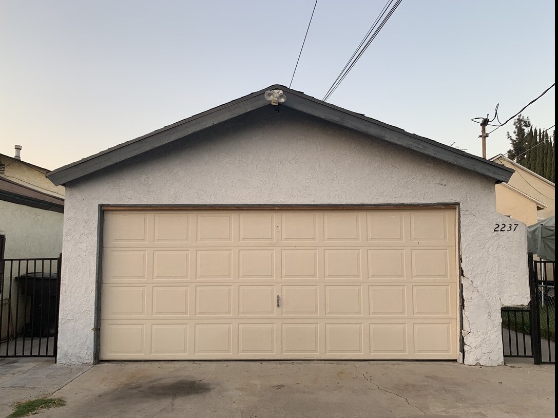 2237 E Harding St, Long Beach, CA à vendre Photo principale- Image 1 de 9