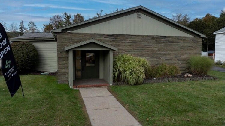 226 W Morris St, Bath, NY à vendre - Photo du bâtiment - Image 2 de 14