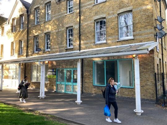 3 Gainsborough Rd, Londres à louer - Photo principale - Image 1 de 3