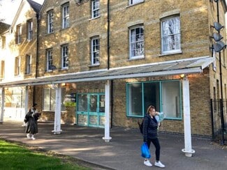 Plus de détails pour 3 Gainsborough Rd, Londres - Commerce de détail à louer