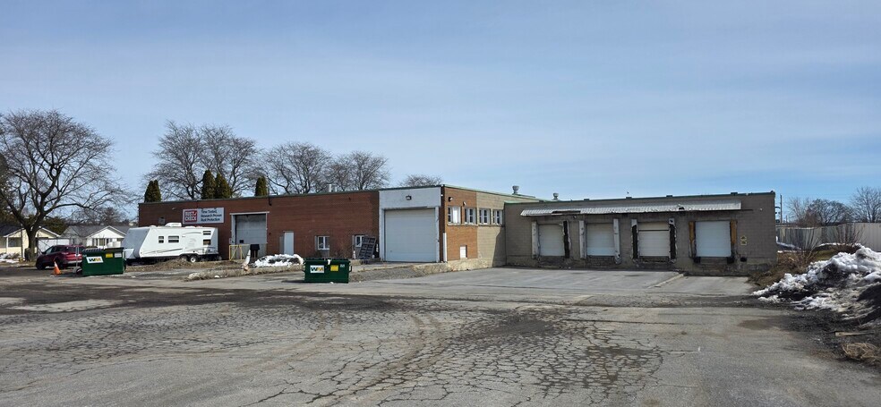 102 Fraser St, Kingston, ON for lease - Building Photo - Image 3 of 9