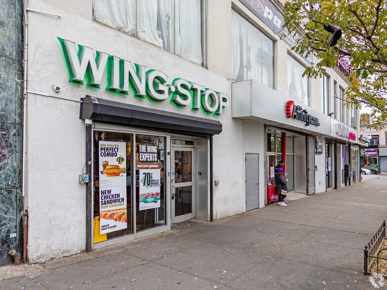 305 E Fordham Rd, Bronx, NY for lease - Building Photo - Image 3 of 4