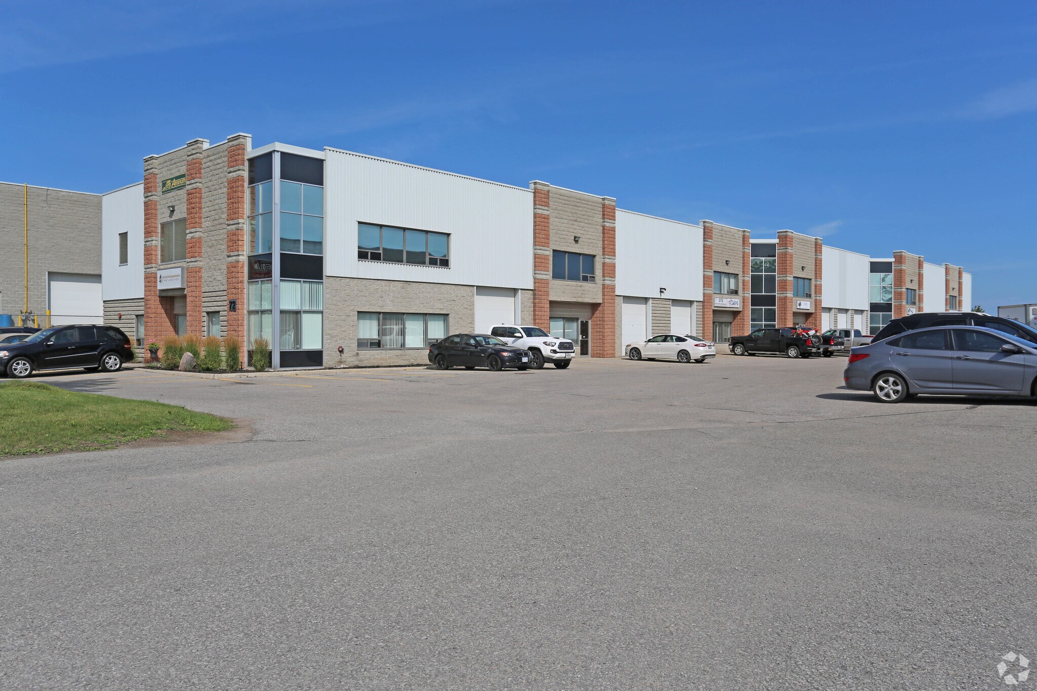 72 Churchill Dr, Barrie, ON for sale Primary Photo- Image 1 of 1