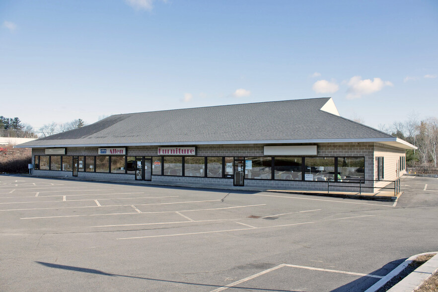 97 Plaistow Rd, Plaistow, NH for lease - Building Photo - Image 1 of 5