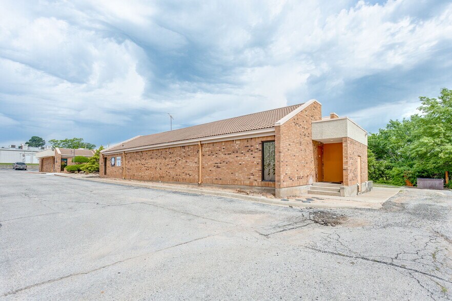 20 E Dunloup Rd, Shawnee, OK à vendre - Photo du bâtiment - Image 3 de 30