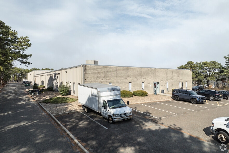 730 Airport Rd, Lakewood, NJ à louer - Photo du bâtiment - Image 2 de 3