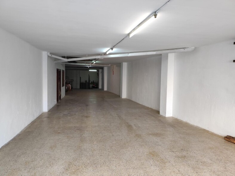 Retail in Barcelona, BAR for lease - Interior Photo - Image 3 of 9