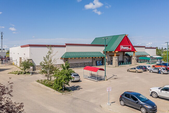 Plus de détails pour 12610 St Albert Trl NW, Edmonton, AB - Commerce de détail à vendre