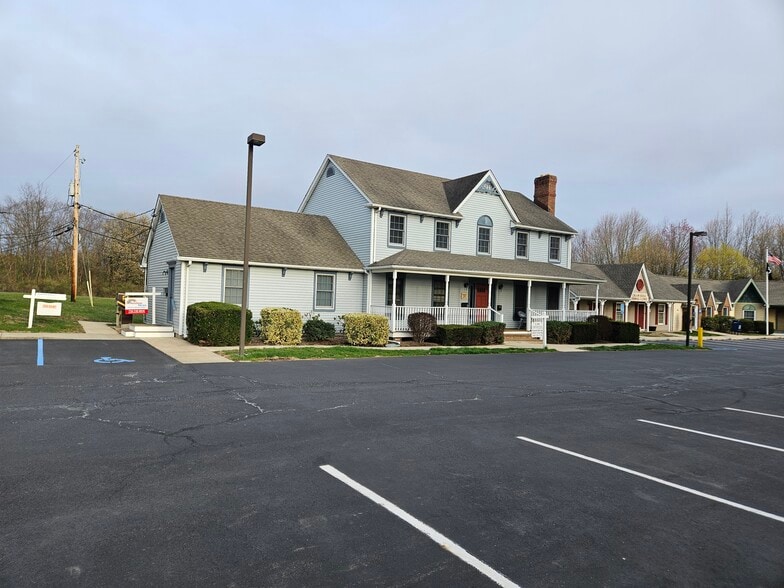 163 Burlington Path Rd, Cream Ridge, NJ for sale - Building Photo - Image 3 of 6