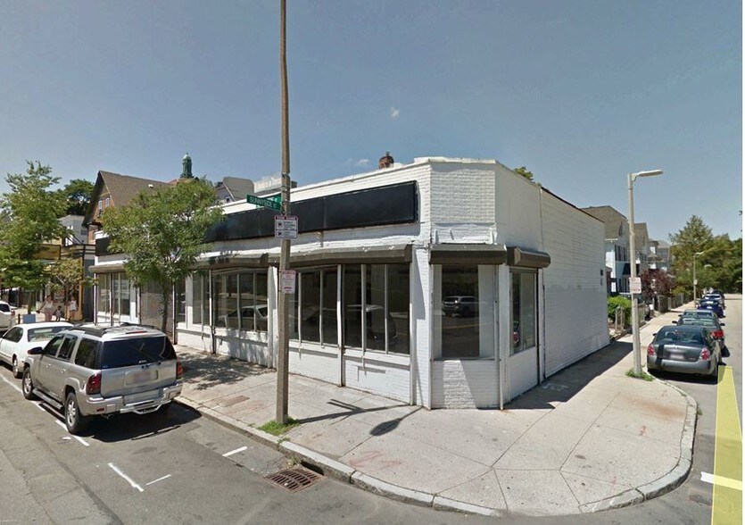 341 Centre St, Jamaica Plain, MA à vendre - Photo du bâtiment - Image 2 de 13