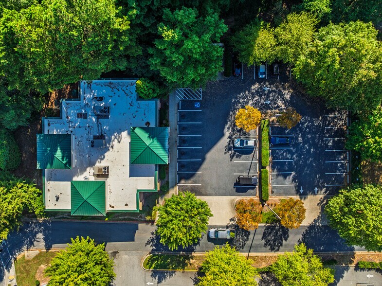 2676 Paces Ferry Rd SE, Atlanta, GA à louer - Photo du bâtiment - Image 3 de 4