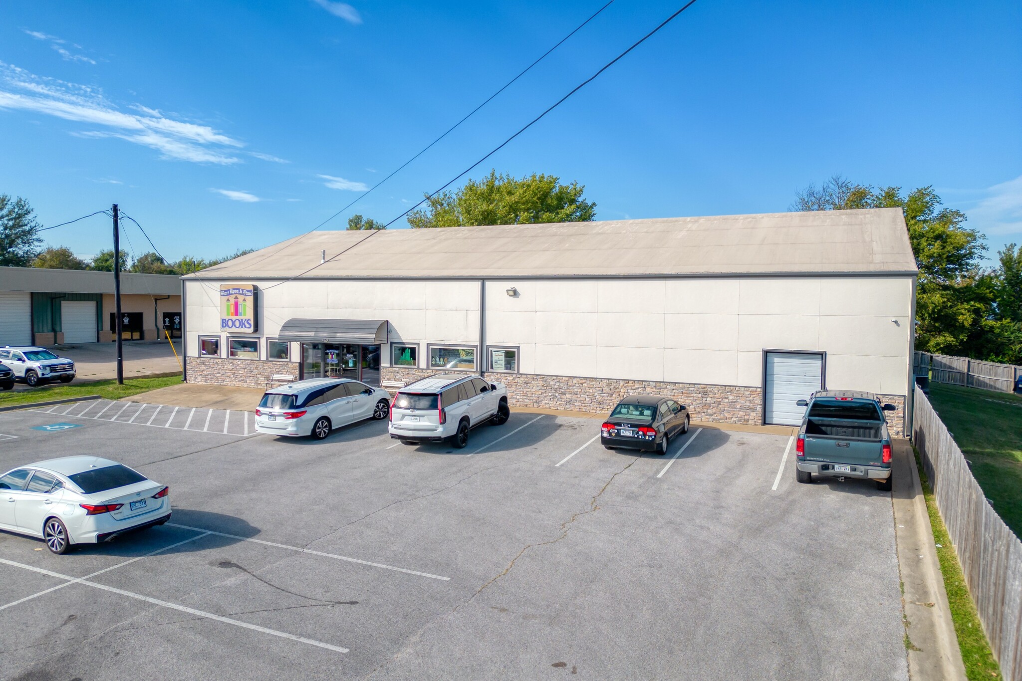 462 E Henri De Tonti Blvd, Springdale, AR for sale Building Photo- Image 1 of 42