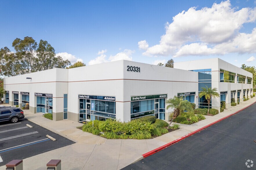 20381 Lake Forest Dr, Lake Forest, CA à louer - Photo du bâtiment - Image 2 de 4