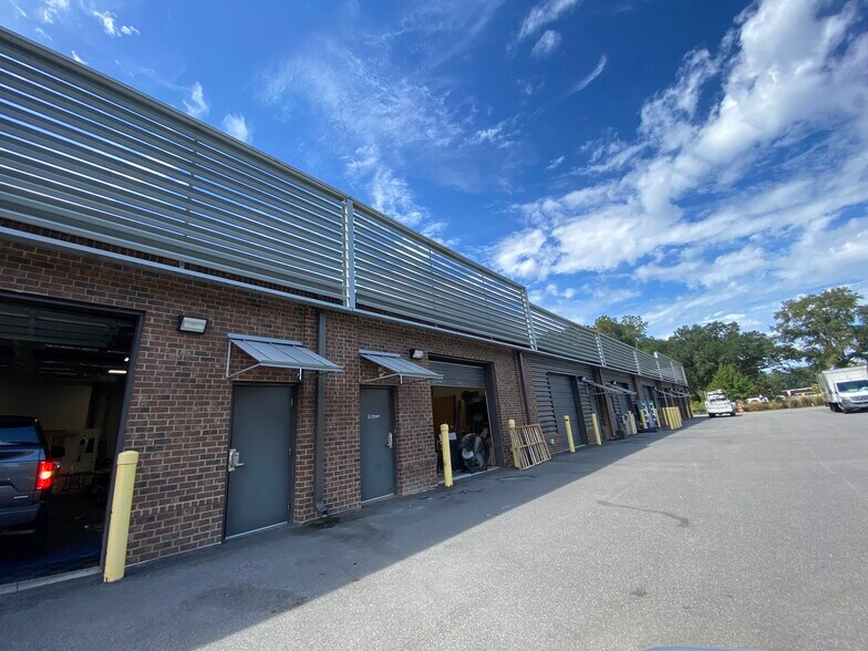 405 N Maple St, Summerville, SC à louer - Photo du bâtiment - Image 2 de 5