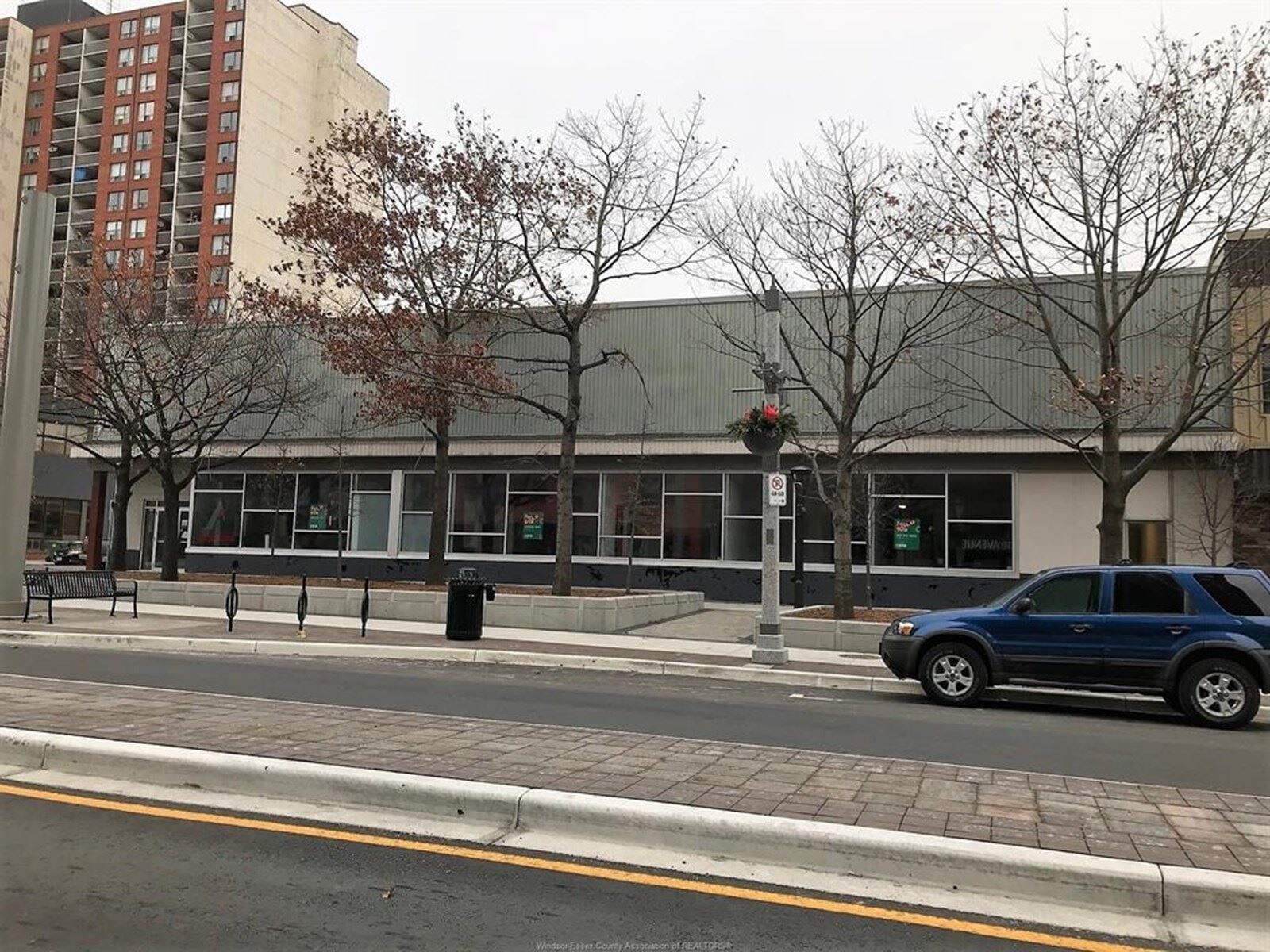 720 Ouellette Ave, Windsor, ON à vendre Photo principale- Image 1 de 1