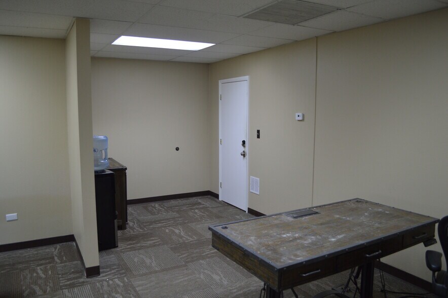 1100 W Littleton Blvd, Littleton, CO for lease - Interior Photo - Image 3 of 11