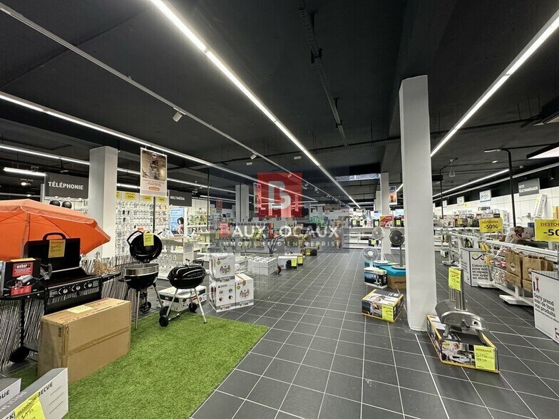 Retail in Bollène for sale - Interior Photo - Image 3 of 8