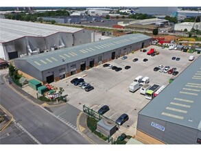 Coopers Ln, Liverpool, MSY - Aerial map view