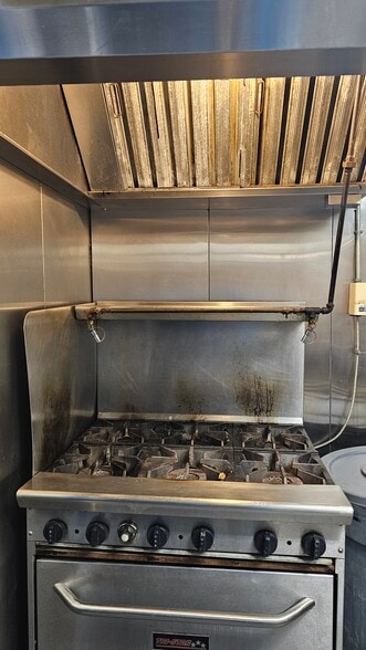 3736 Turnpike Rd, Portsmouth, VA for sale - Interior Photo - Image 3 of 4