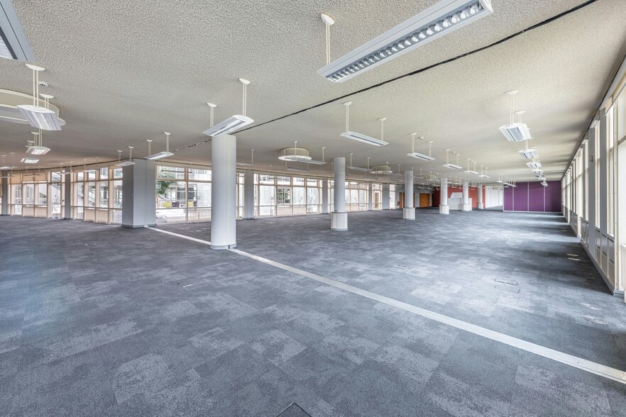 1 Wythall Green Way, Wythall for sale - Building Photo - Image 3 of 14